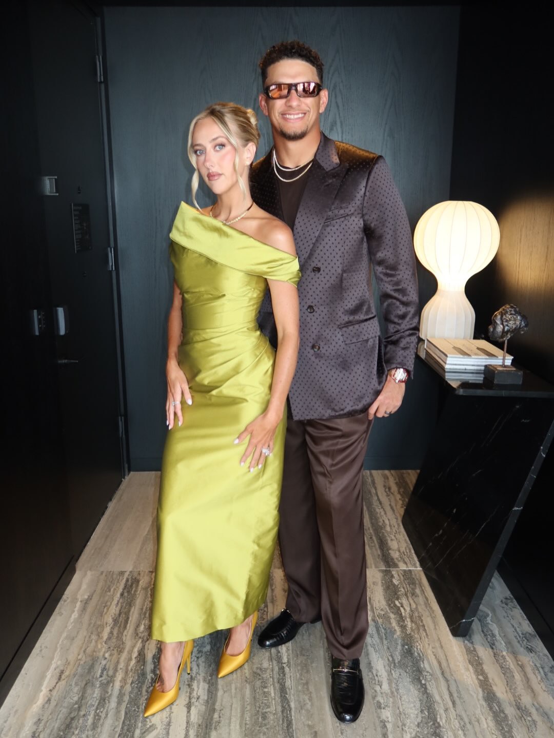 Patrick Mahomes 配戴   SPIRIT OF BIG BANG 冰橙藍寶石陀飛輪自動上鏈腕錶